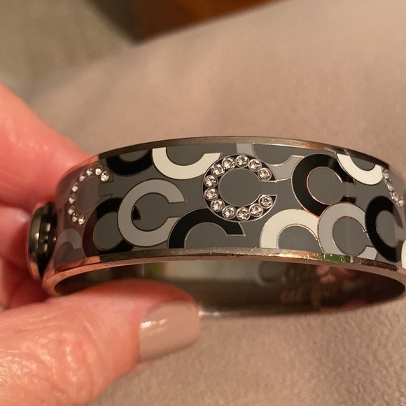 Coach signature C bangle bracelet - Picture 5 of 5